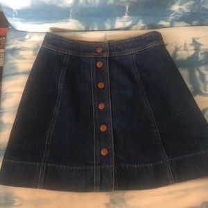 Madewell blue denim skirt. Refer to picture 1&2